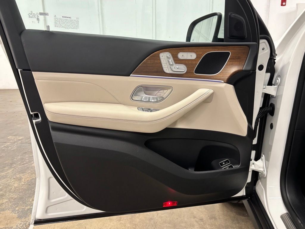 Certified 2025 Mercedes-Benz GLE 450e 4MATIC image 18
