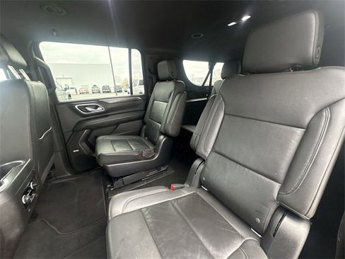 Used 2021 Chevrolet Suburban LT image 26