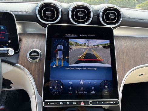 Used 2025 Mercedes-Benz GLC 350e 4MATIC image 29