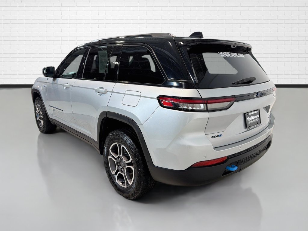 Used 2023 Jeep Grand Cherokee Trailhawk w/ Advanced Protech Group II AWD/4WD image 7