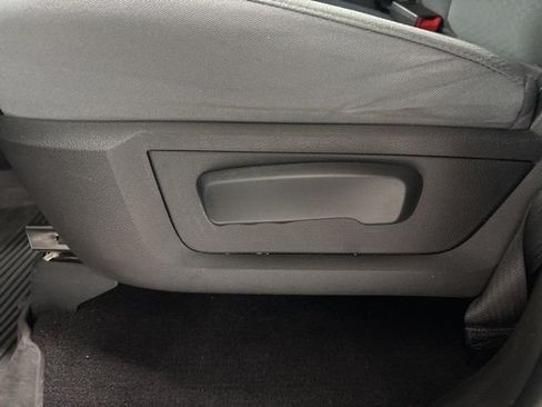 Used 2017 RAM 1500 Express AWD/4WD image 9
