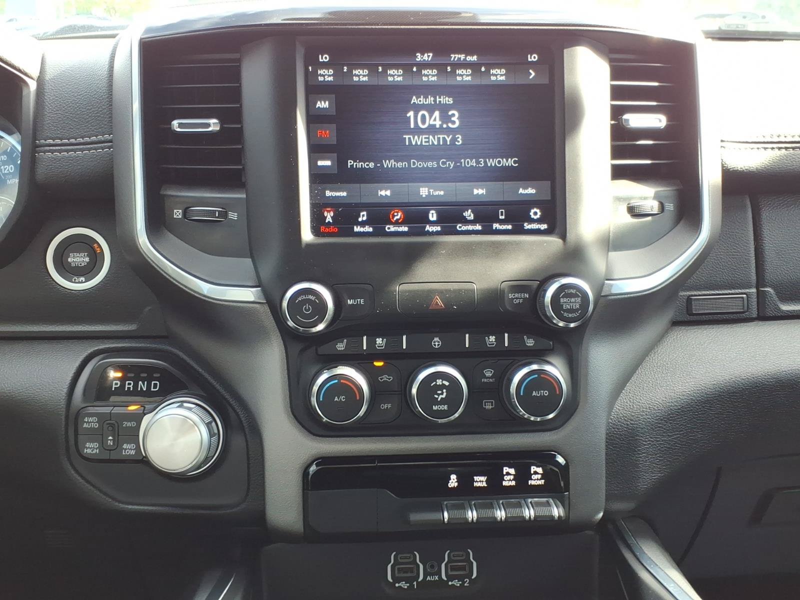Used 2020 RAM 1500 Laramie w/ Sport Appearance Package AWD/4WD image 16
