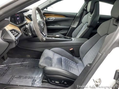 Used 2022 Audi e-tron GT Premium Plus image 11