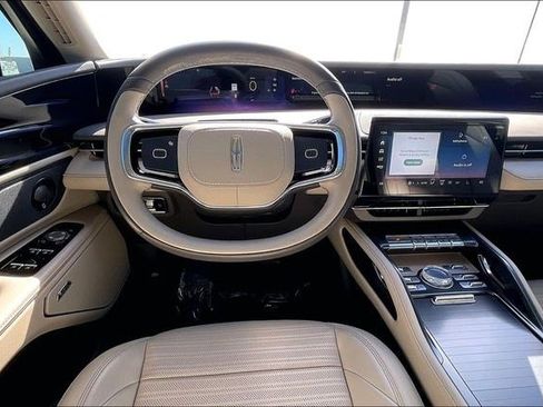 Used 2024 Lincoln Nautilus Reserve w/ Equipment Group 202A image 5