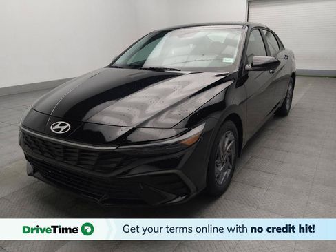Used 2024 Hyundai Elantra SEL FWD image 1