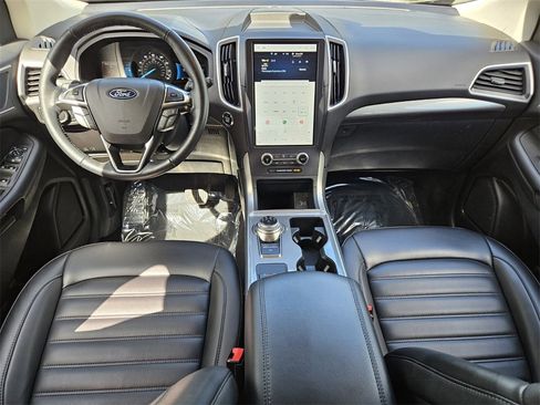 Used 2024 Ford Edge SEL image 5