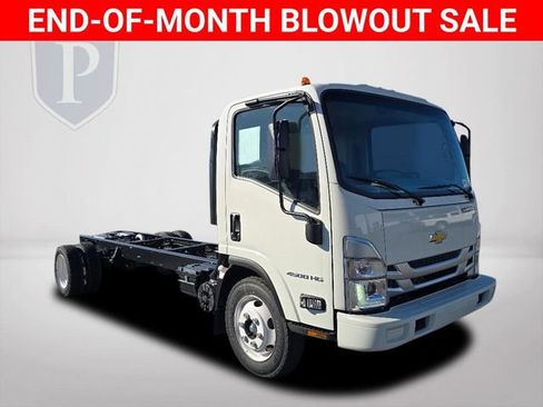 New 2025 Chevrolet Low Cab Forward image 2