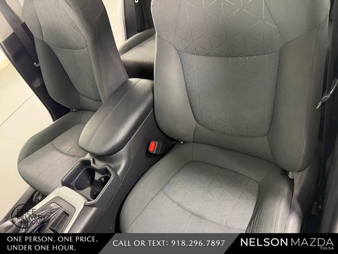 Used 2020 Toyota RAV4 XLE FWD image 22