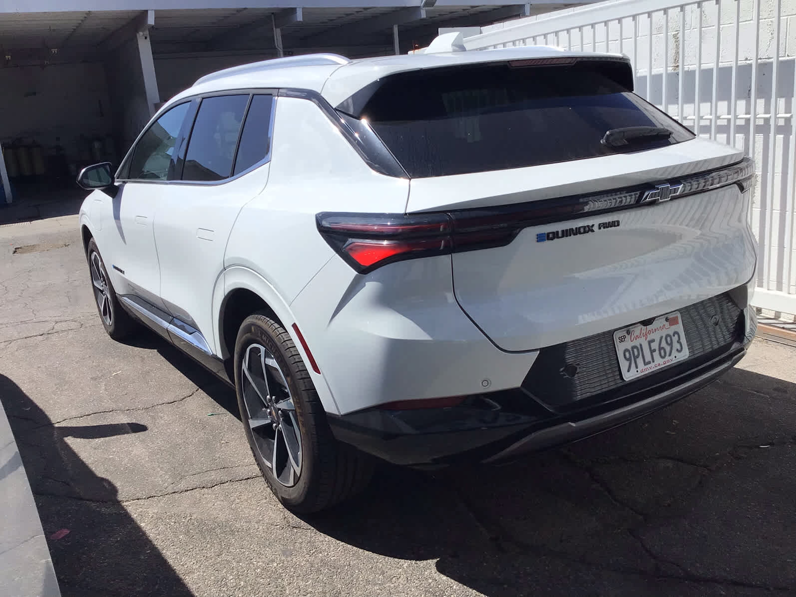 Used 2024 Chevrolet Equinox EV LT w/ LPO, Blackout Package AWD/4WD image 3