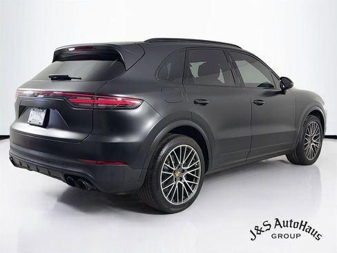 Used 2021 Porsche Cayenne S w/ Premium Package AWD/4WD image 7
