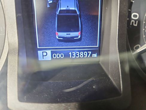 Used 2018 Toyota Tacoma TRD Off-Road image 16