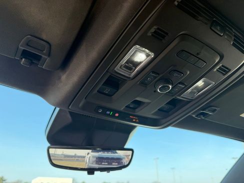 Used 2023 Cadillac Escalade ESV Premium Luxury image 22