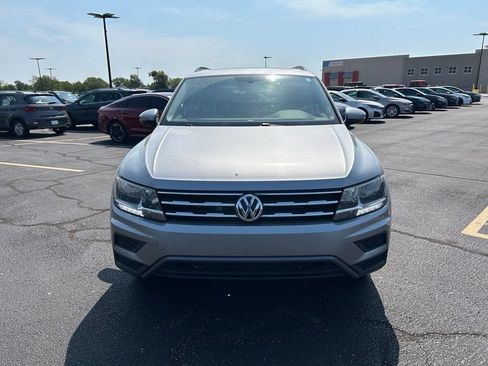 Used 2021 Volkswagen Tiguan SE w/ Panoramic Sunroof Package AWD/4WD image 4