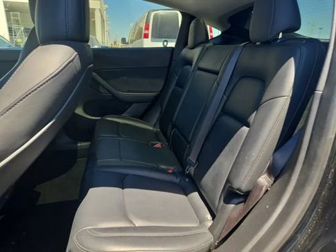 Used 2021 Tesla Model Y Performance AWD/4WD image 3