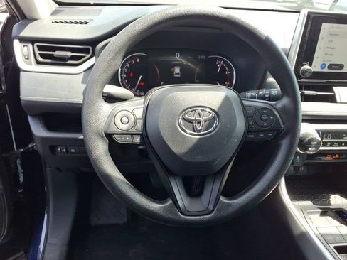 Used 2025 Toyota RAV4 XLE AWD/4WD image 7