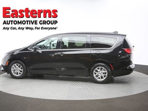 Used 2024 Chrysler Voyager LX image 59