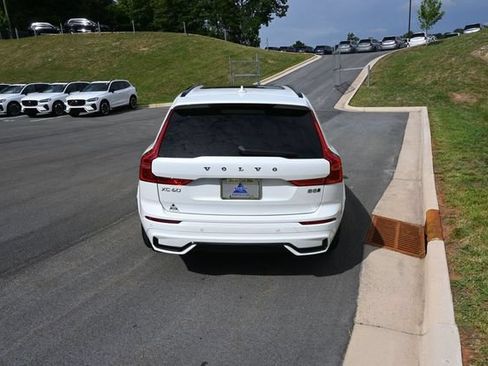 Used 2024 Volvo XC60 B5 Ultimate AWD/4WD image 15