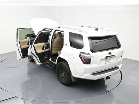 Used 2018 Toyota 4Runner SR5 image 24