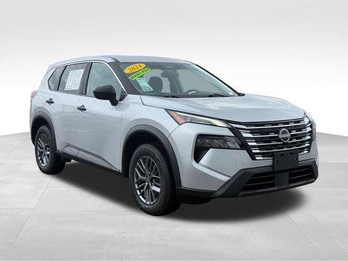 Used 2024 Nissan Rogue S AWD/4WD image 28