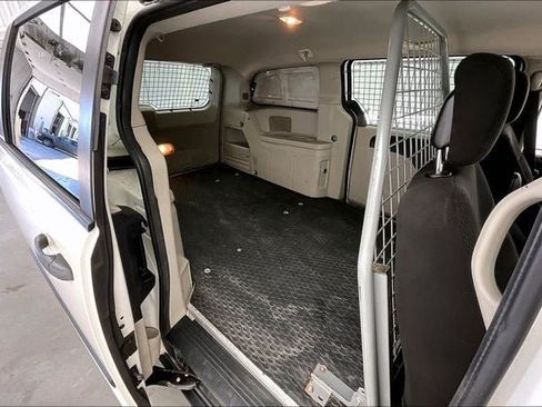 Used 2012 RAM C/V FWD image 18