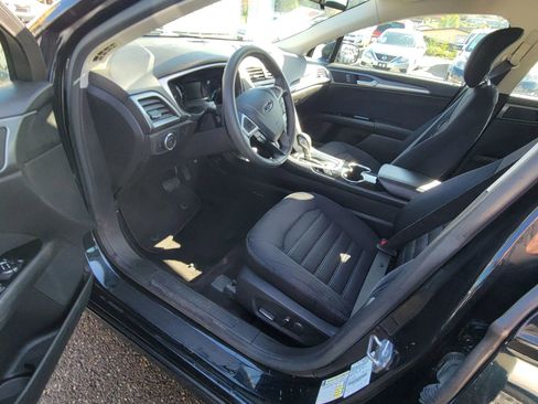 Used 2014 Ford Fusion SE image 18