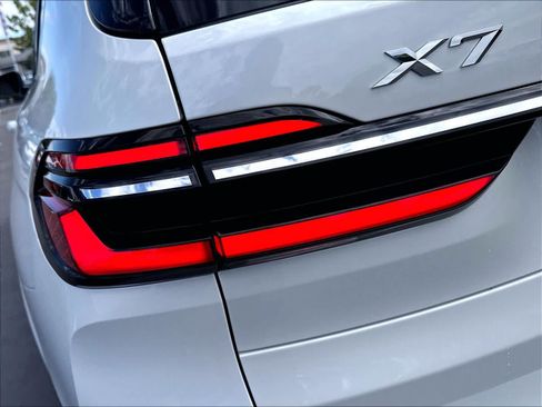 Used 2023 BMW X7 xDrive40i w/ Executive Package AWD/4WD image 26