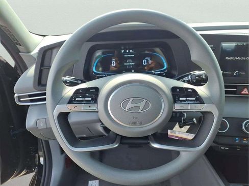 New 2026 Hyundai Elantra SE FWD image 14