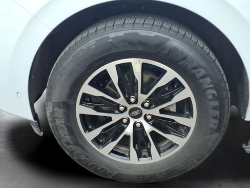 Used 2025 Ford Expedition Platinum AWD/4WD image 18