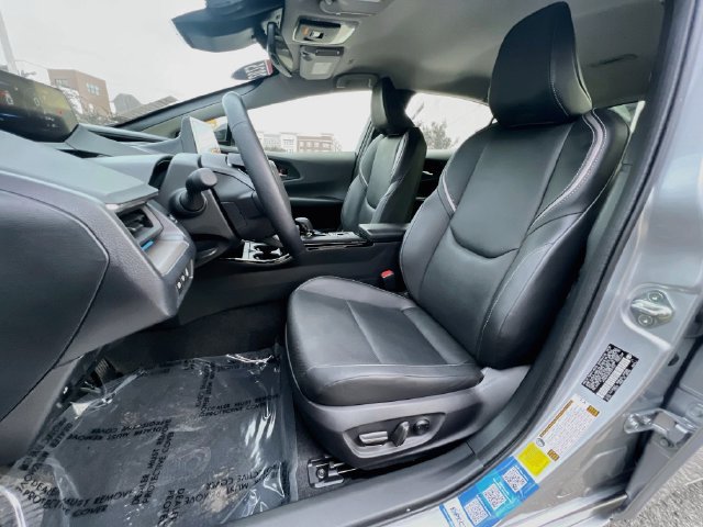 Used 2025 Toyota Prius XLE FWD image 10