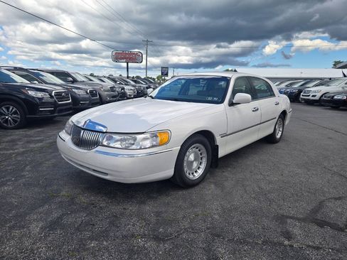 Used 1998 Lincoln Town Car Executive RWD image 11