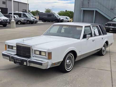 Used 1989 Lincoln Town Car Signature RWD image 32
