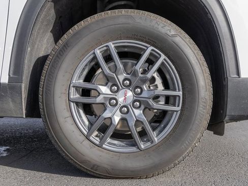 Used 2025 GMC Acadia Elevation image 13