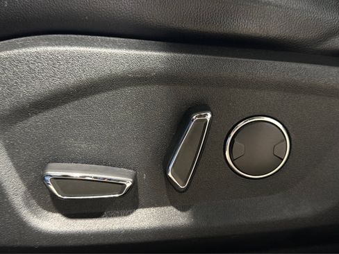 Used 2018 Ford Edge SEL w/ Equipment Group 201A AWD/4WD image 18