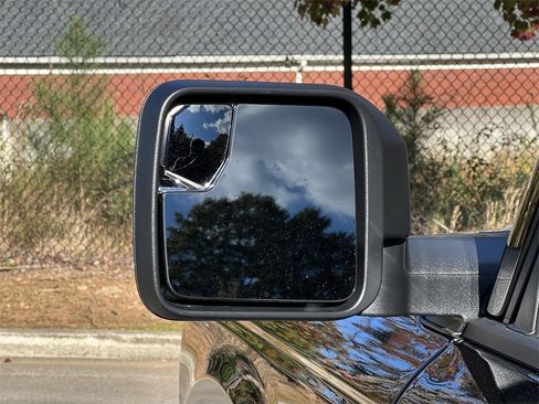 New 2025 Ford Bronco Base image 23