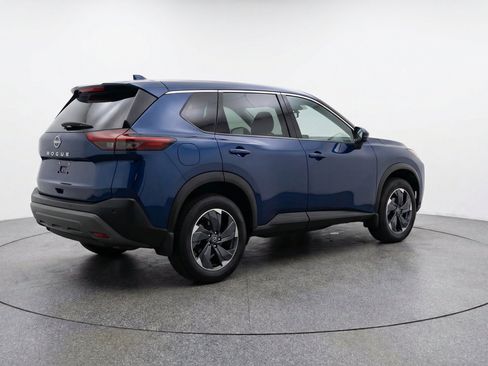 Used 2025 Nissan Rogue SV FWD image 9