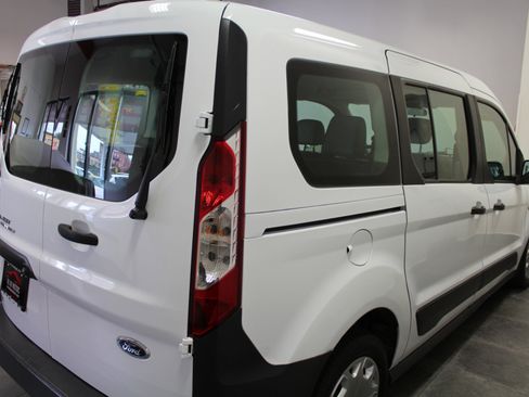 Used 2016 Ford Transit Connect XL image 6