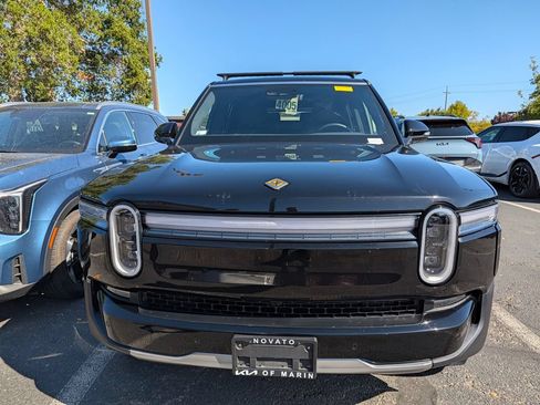 Used 2025 Rivian R1S Adventure Dual AWD/4WD image 2