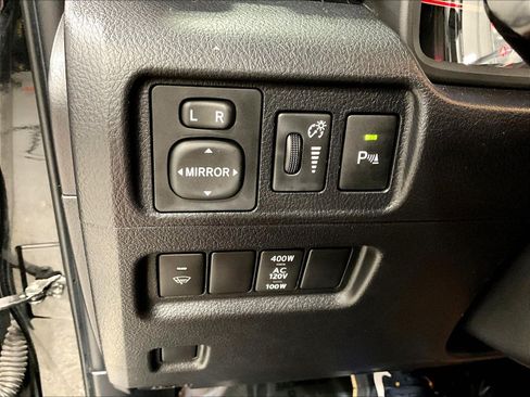 Used 2014 Toyota 4Runner Limited AWD/4WD image 37