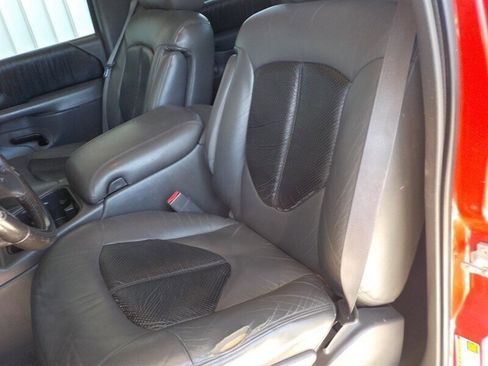 Used 2005 GMC Sierra 3500 SLE w/ Heavy-Duty Power Package image 2