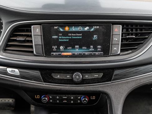 Used 2018 Buick Enclave Premium FWD image 29