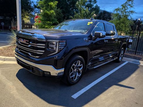Used 2023 GMC Sierra 1500 SLT w/ SLT Premium Package image 3