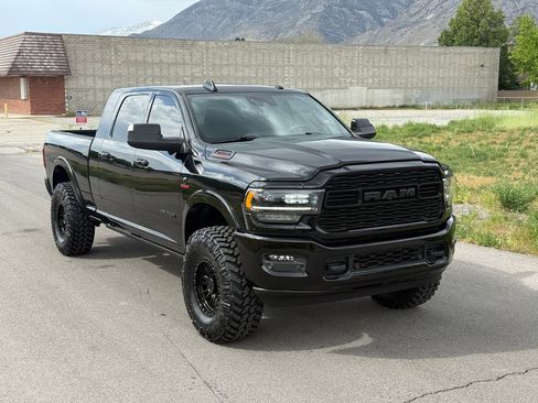 Used 2021 RAM 2500 Limited AWD/4WD image 2