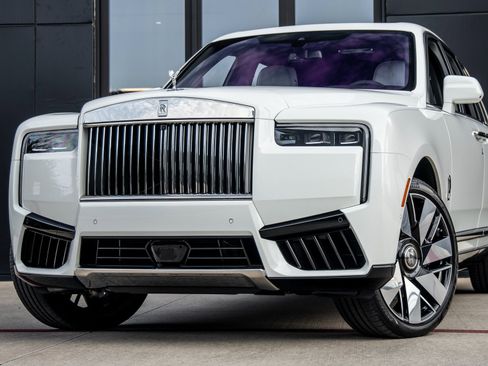New 2026 Rolls-Royce Cullinan image 6