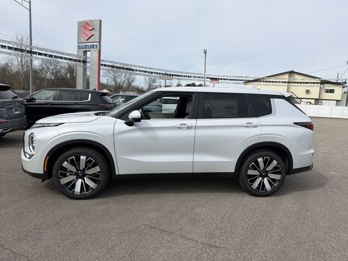 New 2026 Mitsubishi Outlander SE AWD/4WD image 8