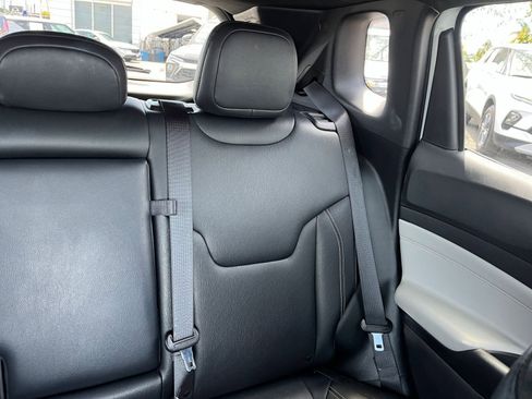 Used 2025 Jeep Compass Limited AWD/4WD image 38