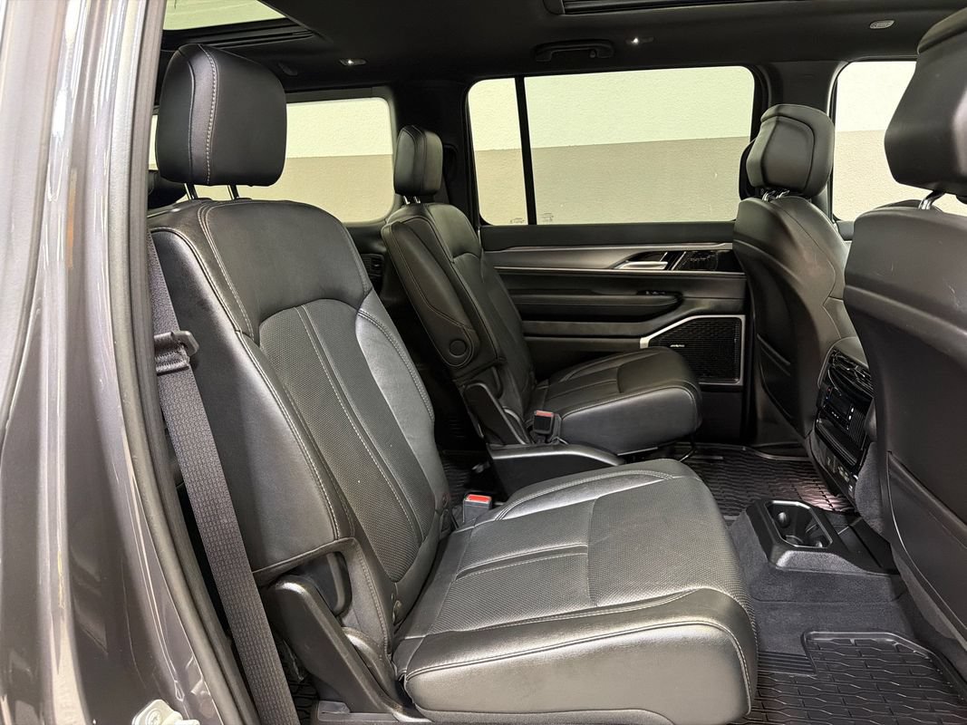 Used 2023 Jeep Wagoneer Series II RWD image 48