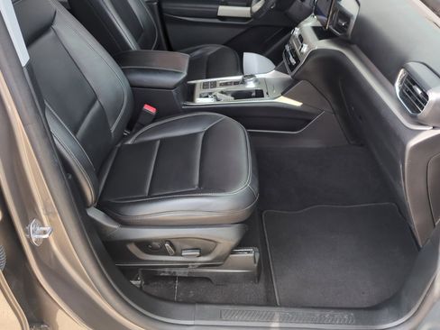 Used 2021 Ford Explorer XLT w/ Equipment Group 202A image 21