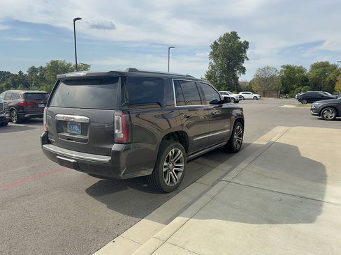 Used 2017 GMC Yukon Denali w/ Open Road Package AWD/4WD image 5