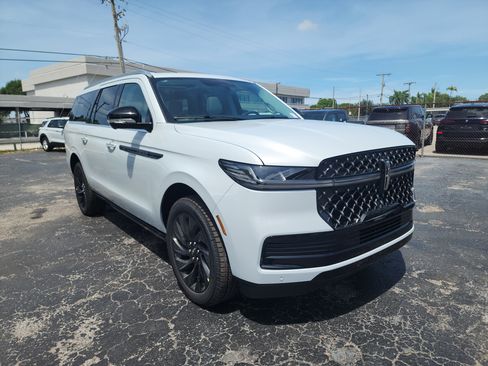 New 2026 Lincoln Navigator L Black Label AWD/4WD image 7