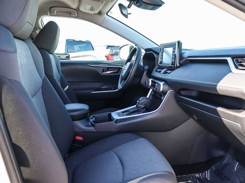 Used 2022 Toyota RAV4 XLE image 23